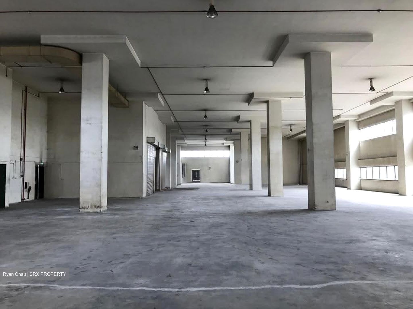 Gul Crescent (D22), Warehouse #618198251